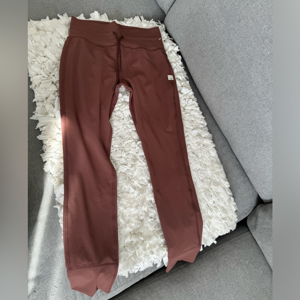 Vuori Women's Leggings in Deep Burgundy